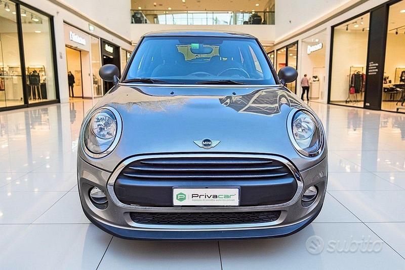 Usata Mini ONE 102 CV (75 kW) 2017 Grigio Utilitaria