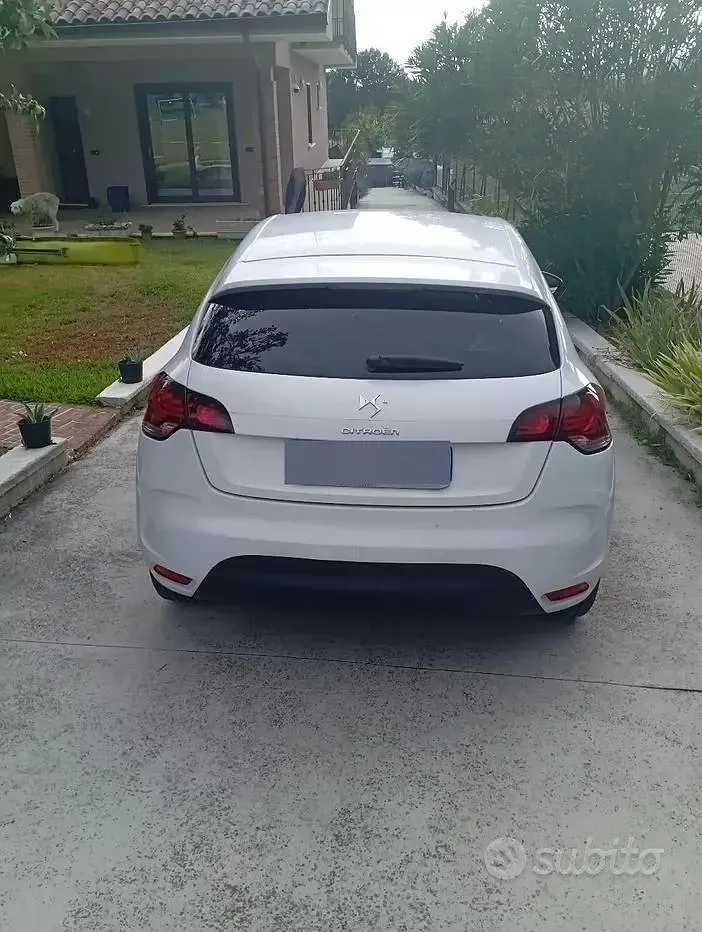 Usata Citroën DS4 111 CV (81 kW) 2012 Bianco Utilitaria