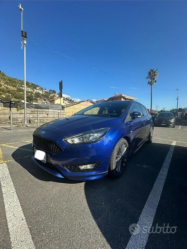 Usata Ford Focus ST-Line 130 CV (95 kW) 2018 Blu Berlina
