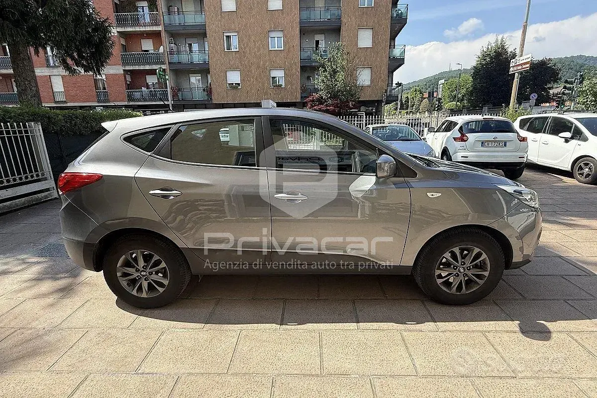 Usado Hyundai ix35 Comfort 135 HP (99 kW) 2014 Cinzento SUV