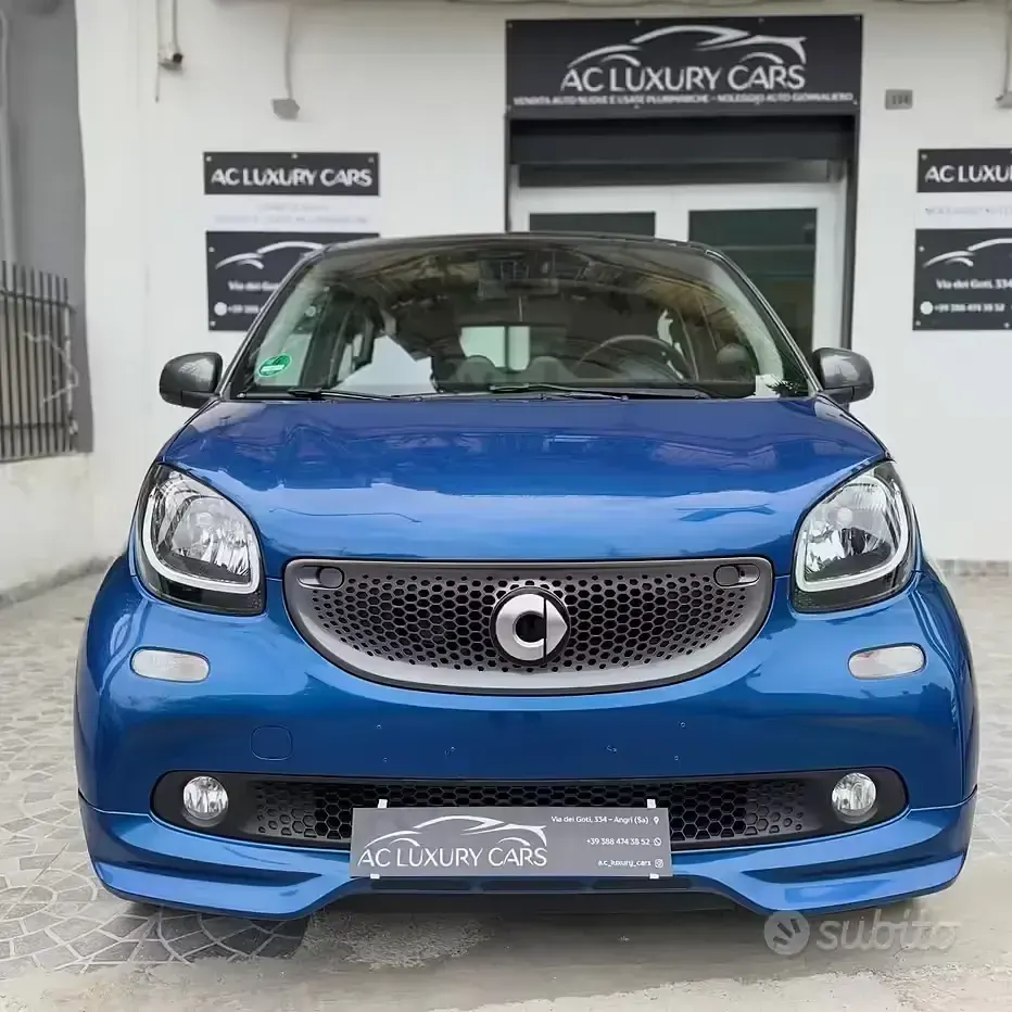 Usata Smart ForFour 177 CV (130 kW) 2018 Blu Utilitaria