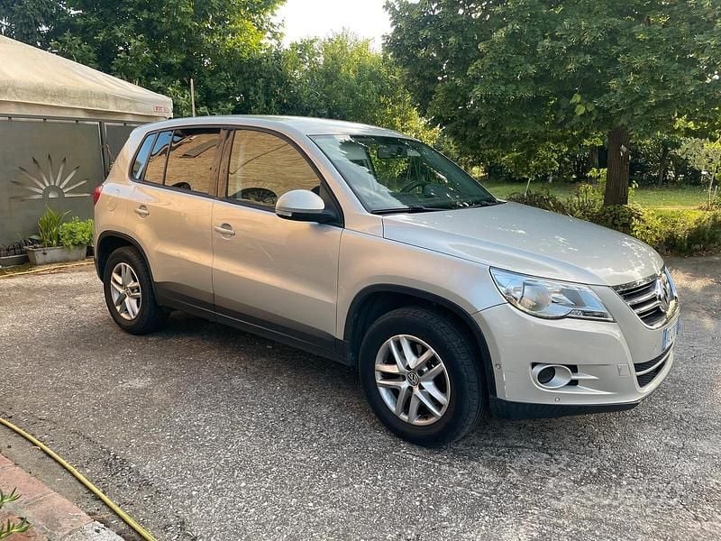 Usata VW Tiguan Trendline 140 CV (102 kW) 2010 Beige SUV