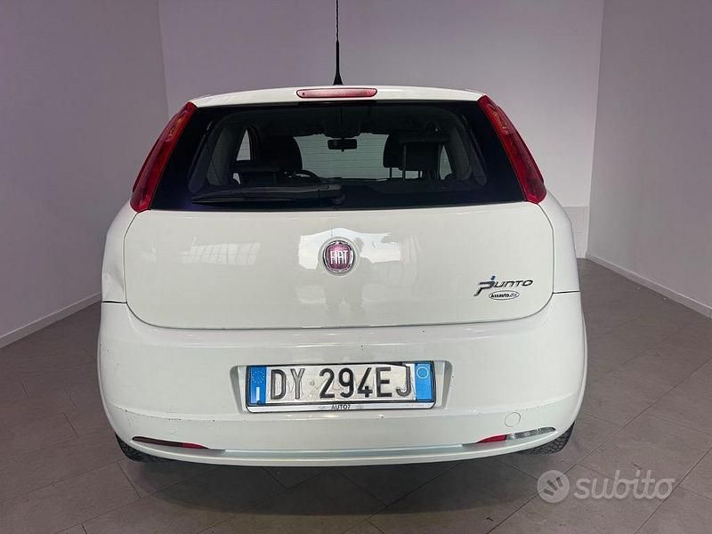 Usata Fiat Grande Punto 65 CV (47 kW) 2009 Bianco Utilitaria