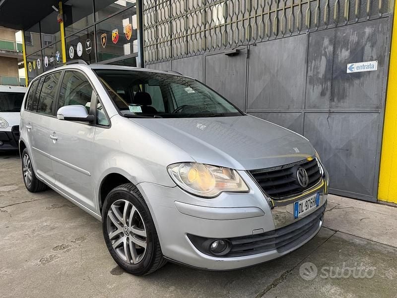 Grigio Usata 2007 VW Touran Highline Monovolume | 3555 € (Buon prezzo) - Immagine 1/4