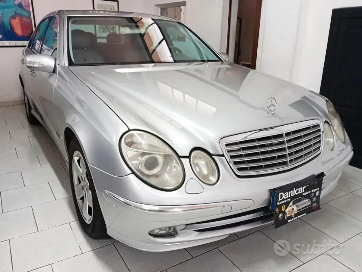 Usata Mercedes E280 Elegance 177 CV (130 kW) 2006 Grigio Berlina