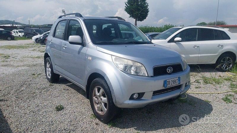 Grigio(met.) Usata 2008 Daihatsu Terios SUV | 2650 € (Ottimo prezzo) - Immagine 1/4