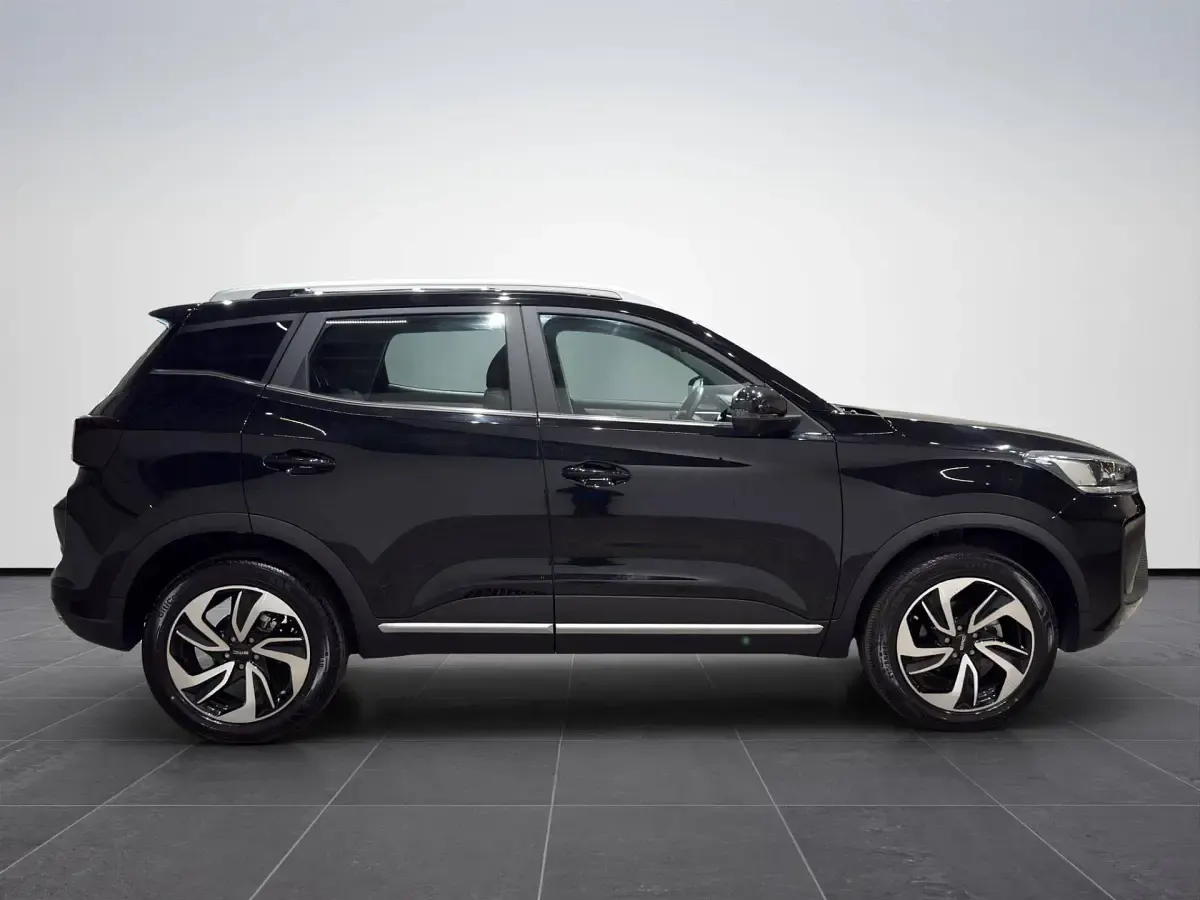 Usata EMC SEI 113 CV (83 kW) 2026 Nero SUV