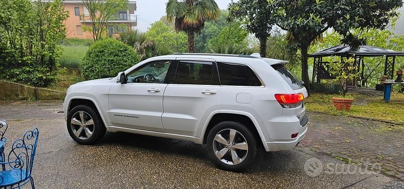 Usata Jeep Grand Cherokee Overland 250 CV (183 kW) 2015 Bianco SUV