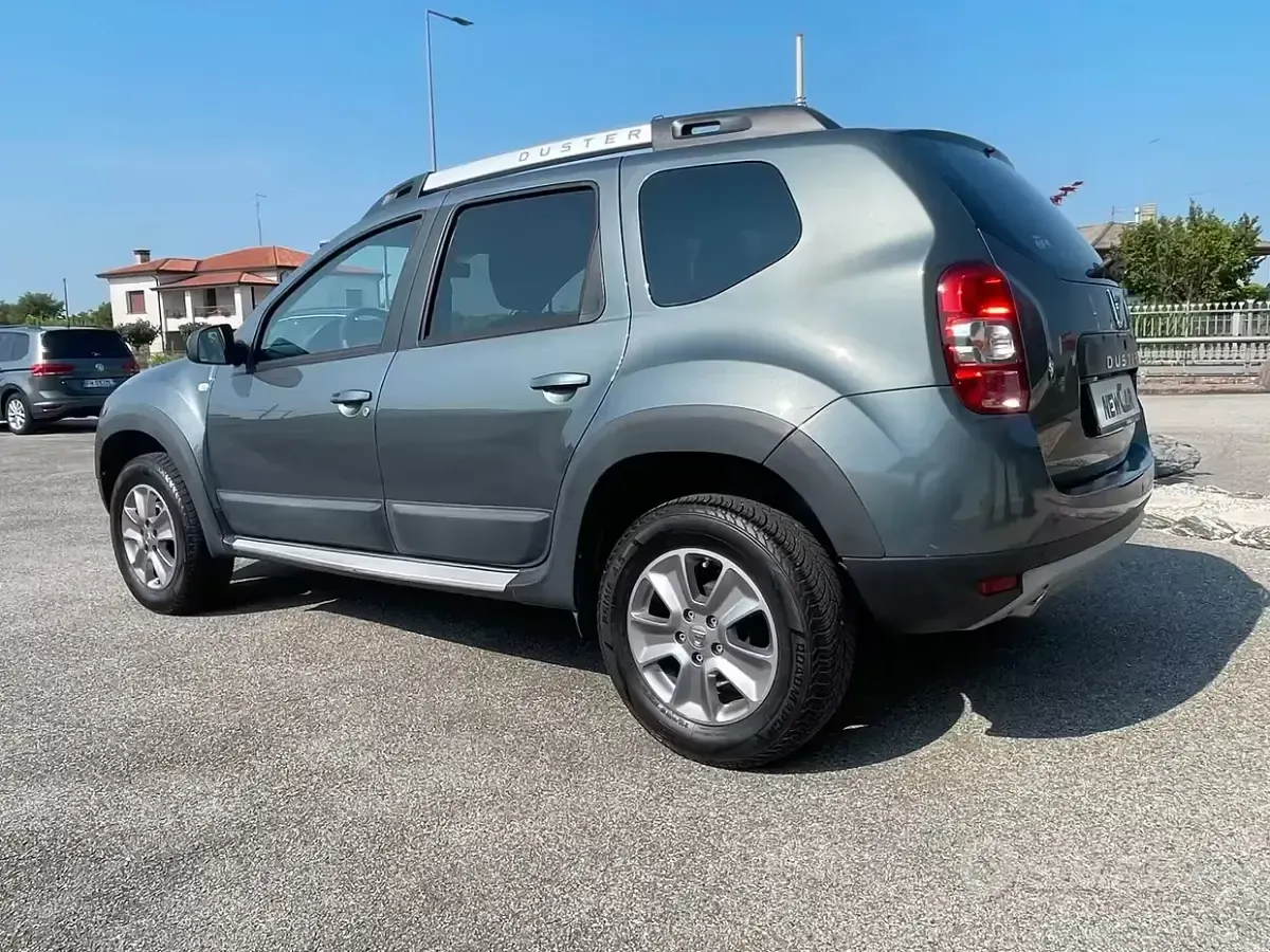 Usata Dacia Duster 109 CV (80 kW) 2017 Grigio SUV