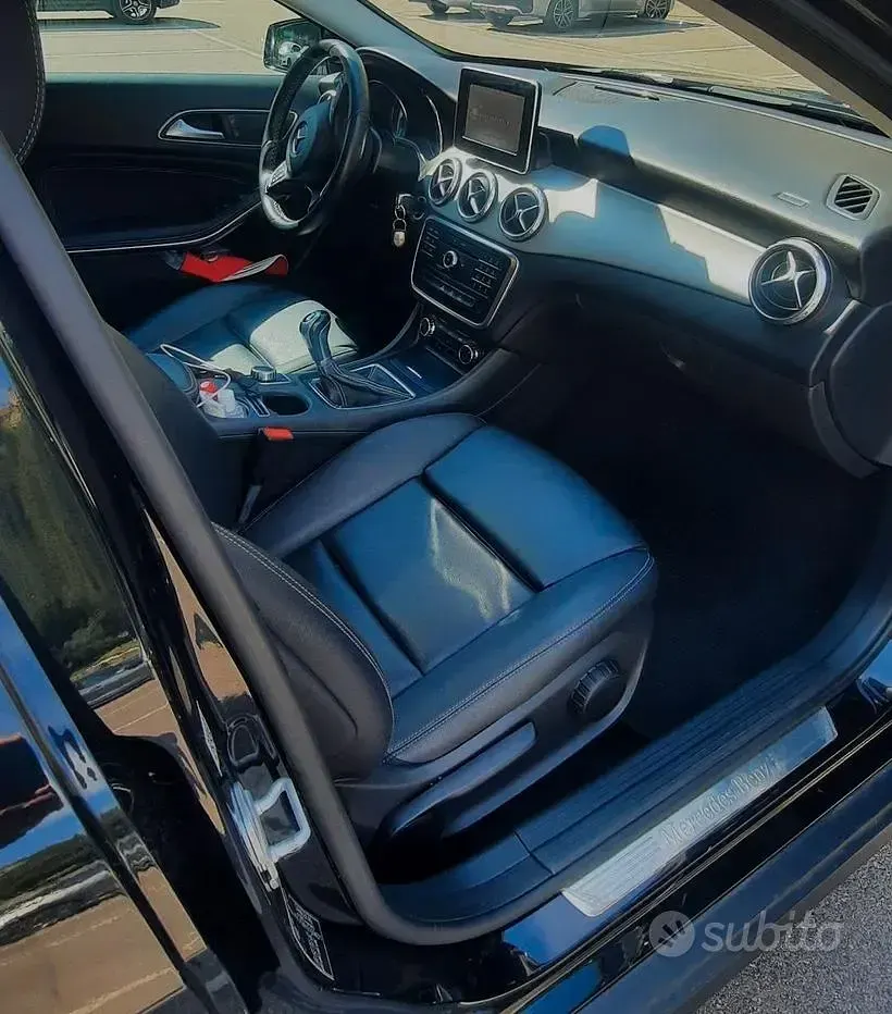 Usata Mercedes GLA180 109 CV (80 kW) 2018 Nero SUV