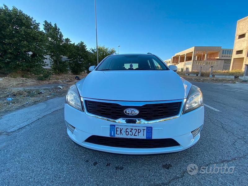 Usata 2011 Kia Ceed Due volumi | 4000 € (Ottimo prezzo) - Immagine 1/4