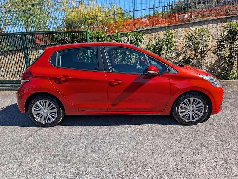 Usata Peugeot 208 Active 83 CV (61 kW) 2019 Rosso Utilitaria