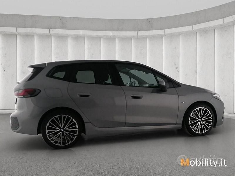 Usata BMW 218 Active Tourer Comfort Edition 150 CV (110 kW) 2024 Skyscraper grey metallic Monovolume