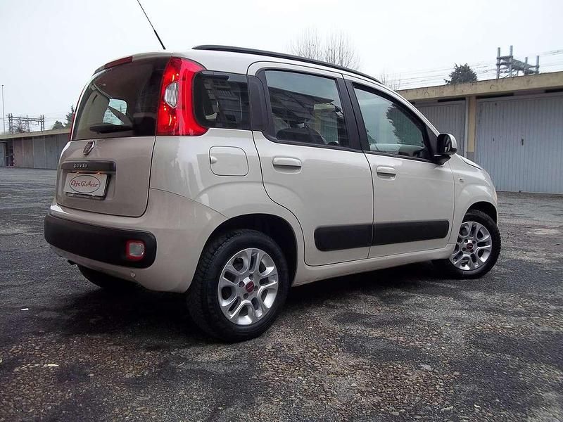 Usata Fiat Panda Lounge 69 CV (50 kW) 2015 715/a beige accogliente Utilitaria