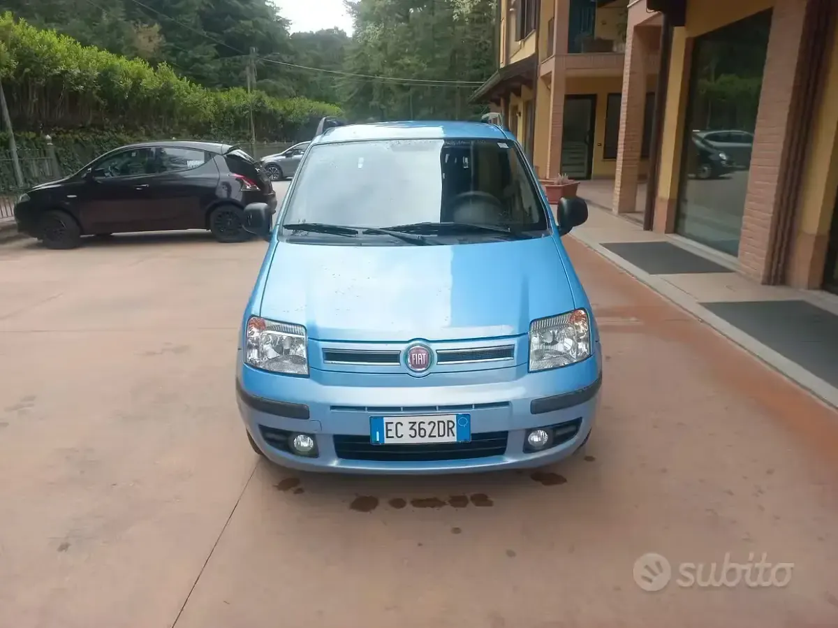 Usata Fiat Panda Dynamic 69 CV (50 kW) 2010 Bluazzurro Utilitaria