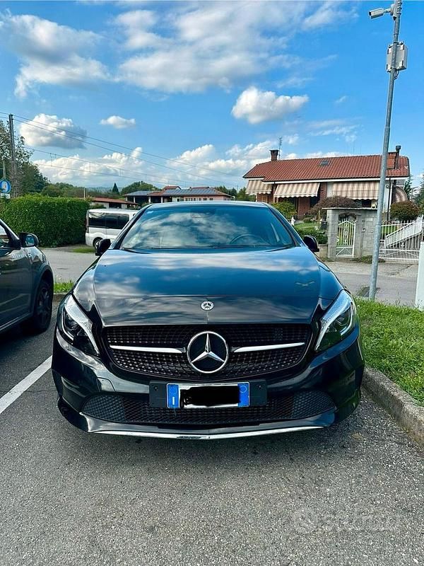 Usata Mercedes A180 Premium 89 CV (65 kW) 2017 Nero Berlina