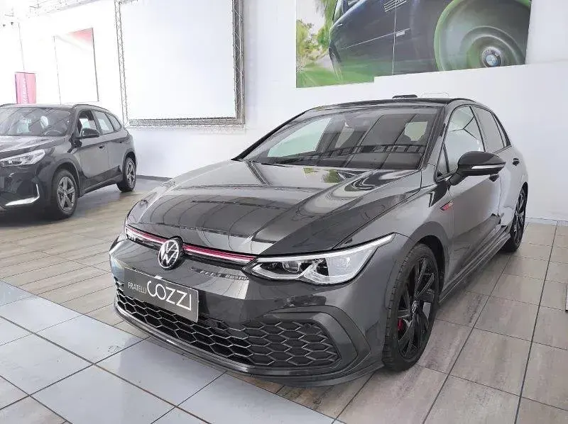 Usata VW Golf VIII GTI 265 CV (194 kW) 2024 Grigio Berlina