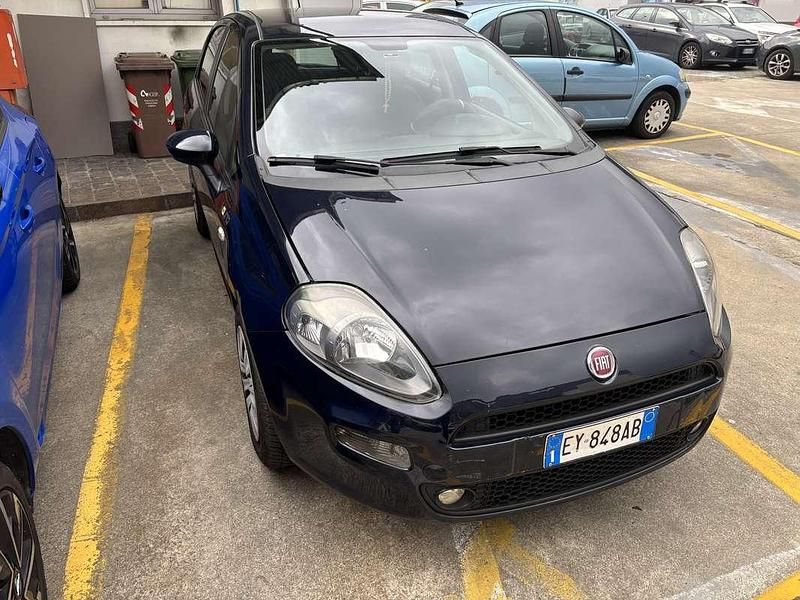 Usata Fiat Punto Young 77 CV (56 kW) 2015 Nero Utilitaria