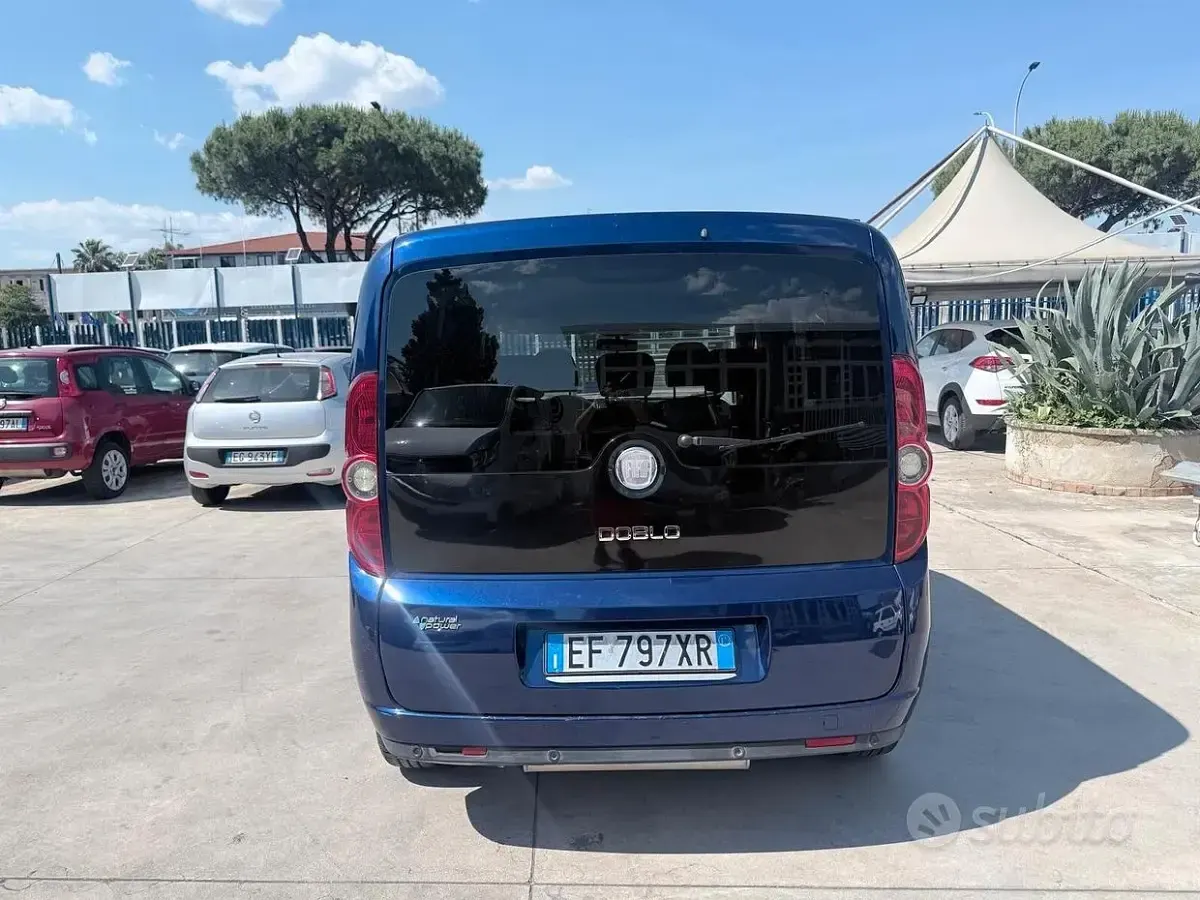 Usata Fiat Doblò 120 CV (88 kW) 2010 Blu Monovolume