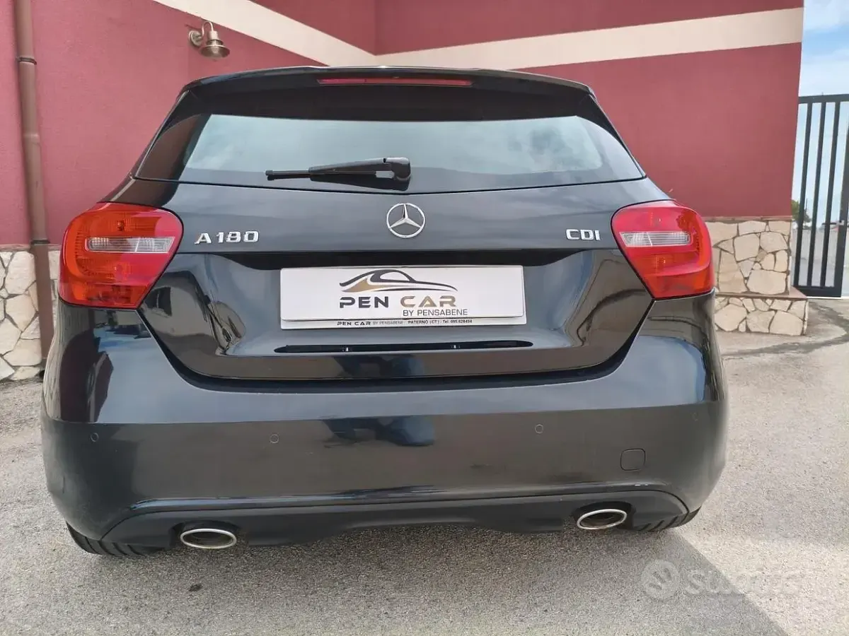 Usata Mercedes A180 109 CV (80 kW) 2014 Nero Berlina