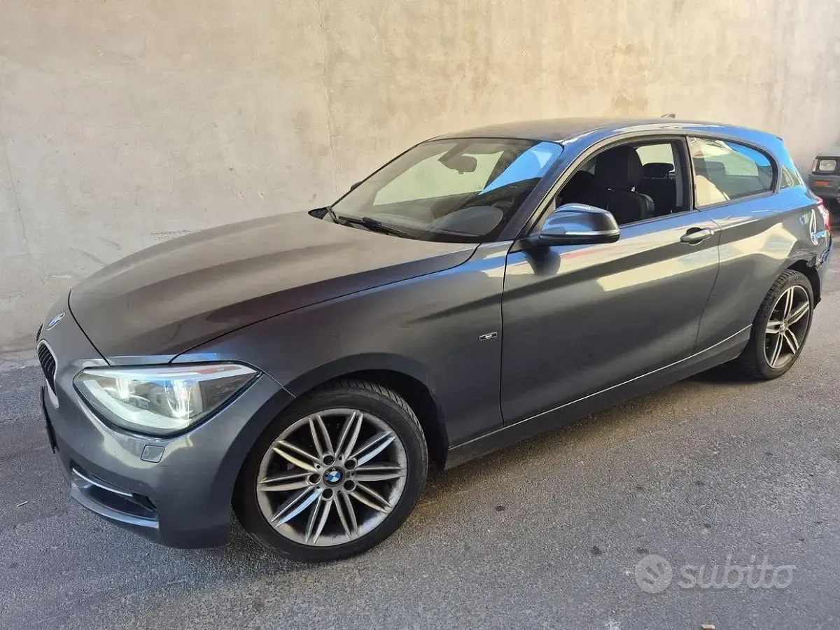 Usata BMW 118 Sport Line 143 CV (105 kW) 2014 Grigio Utilitaria