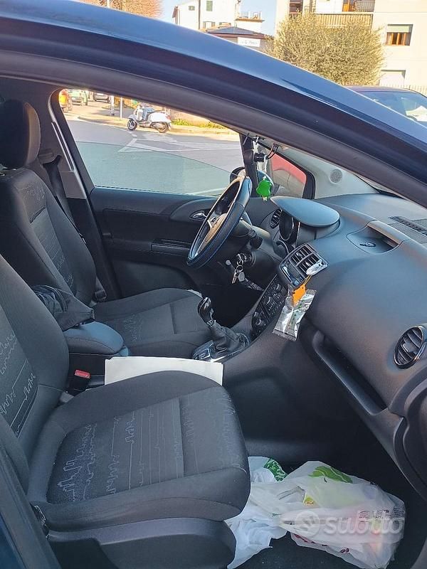 Usata Opel Meriva 95 CV (69 kW) 2011 Blu Monovolume