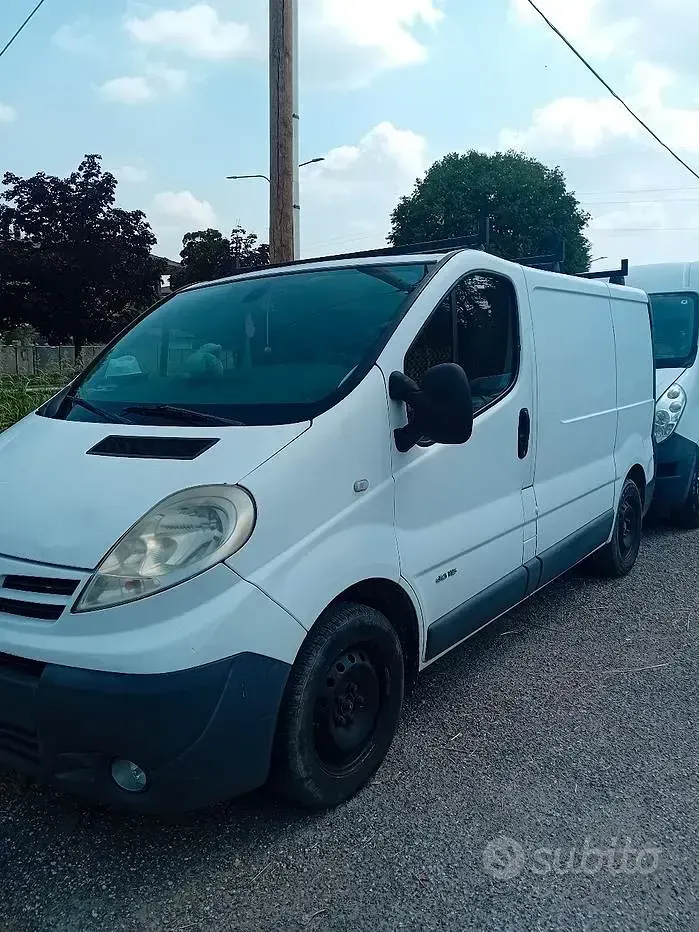 Usata Nissan Primastar 114 CV (83 kW) 2007 Bianco Monovolume