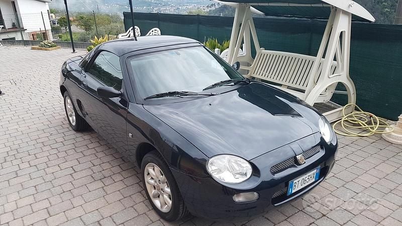 Usata MG F 112 CV (82 kW) 2001 Blu Cabrio