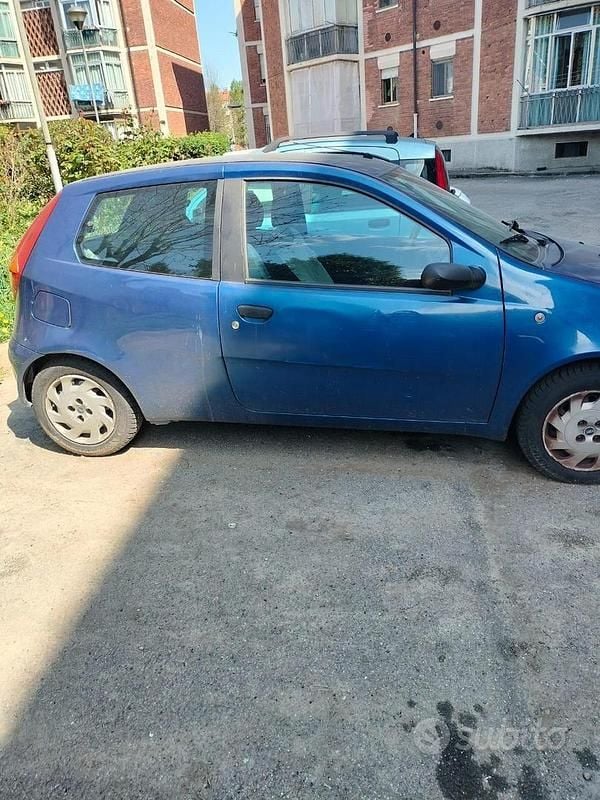 Usata Fiat Punto 60 CV (44 kW) 2001 Utilitaria