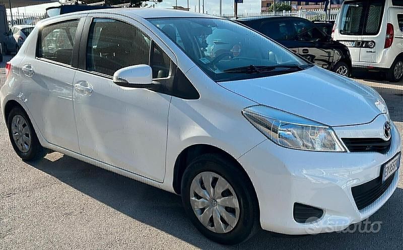 Usata Toyota Yaris 2012 Bianco Utilitaria