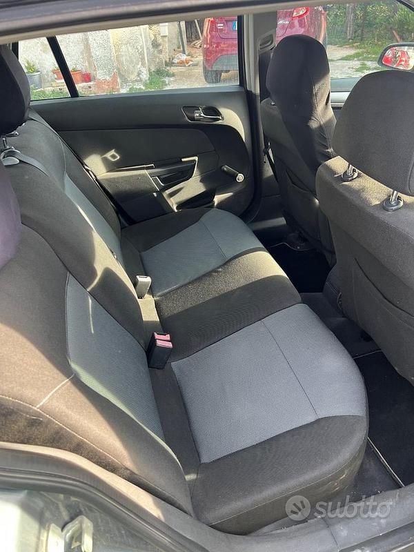 Usata Opel Astra 101 CV (74 kW) 2004 Grigio Berlina