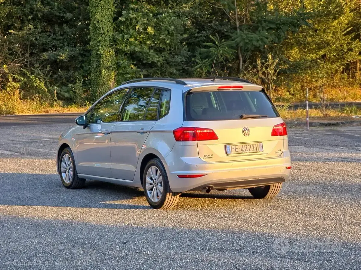 Usata VW Golf Sportsvan Executive 110 CV (80 kW) 2016 Grigio Monovolume