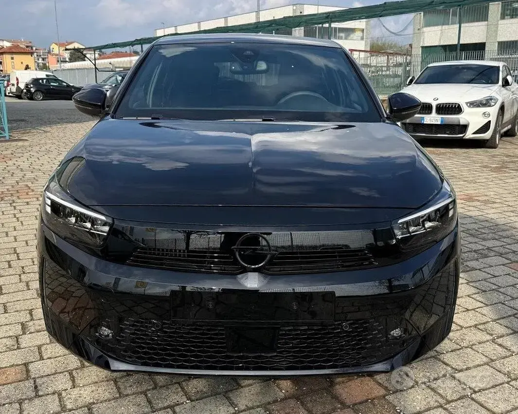 Usata Opel Corsa 101 CV (74 kW) 2024 Nero Utilitaria