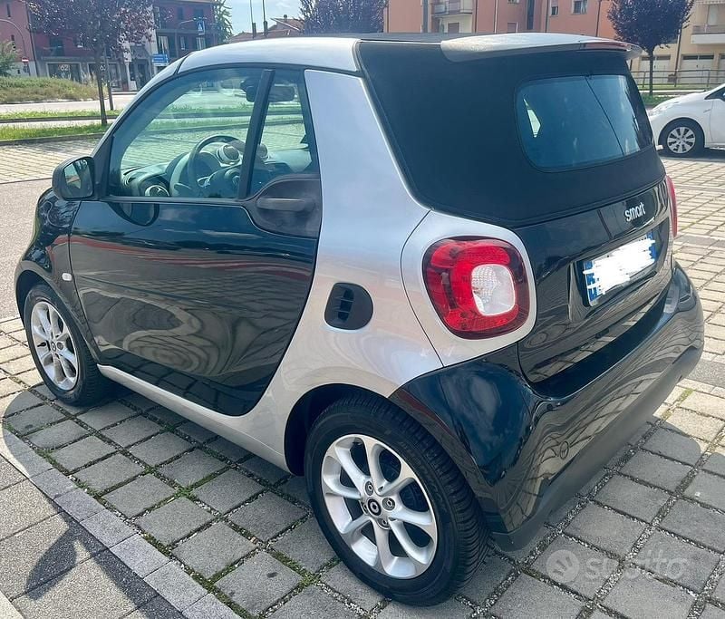 Usata 2017 Smart ForTwo Coupé Cabrio | 12.500 € (Buon prezzo) - Immagine 1/4