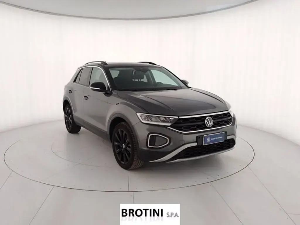 Usata VW T-Roc Sport 116 CV (85 kW) 2024 Grigio metallizzato SUV