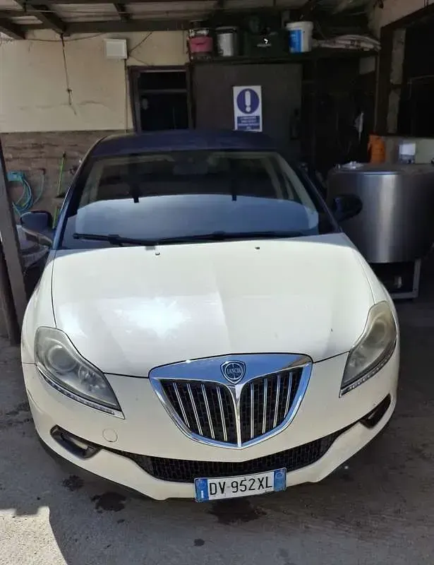 Usata Lancia Delta Platinum 90 CV (66 kW) 2012 Utilitaria