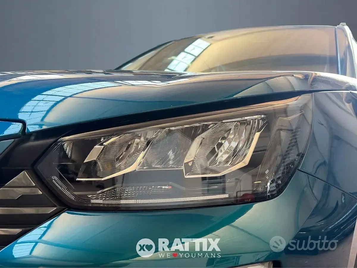 Usata Peugeot 2008 Allure 131 CV (96 kW) 2025 Blu obsession SUV