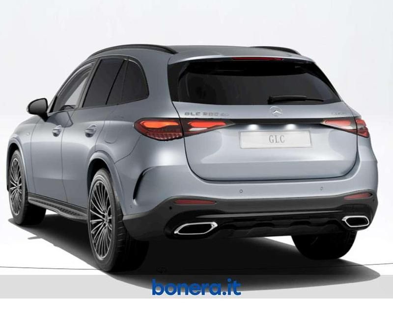 Nuova Mercedes GLC300e Advanced 333 CV (244 kW) 2026 Argento hightech SUV