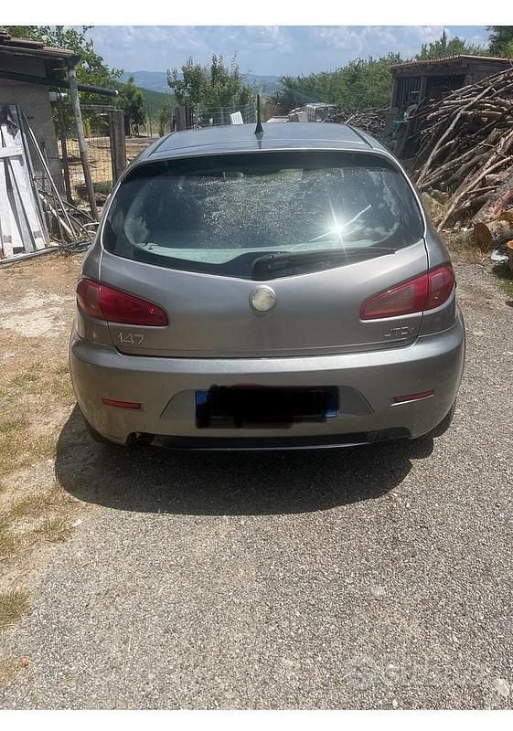 Usata Alfa Romeo 147 Distinctive 150 CV (110 kW) 2007 Grigio Utilitaria