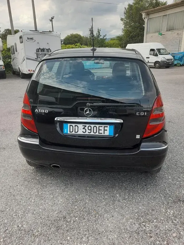Usata Mercedes A180 Avantgarde 109 CV (80 kW) 2006 Nero Berlina