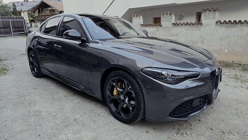 Second-hand Alfa Romeo Giulia Ti 211 CP (155 kW) 2022 Gri Berlinǎ