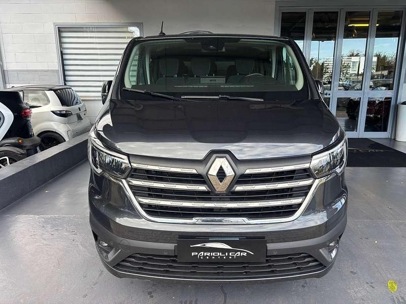Grigio Usata 2023 Renault Trafic Monovolume | 34.500 € (Buon prezzo) - Immagine 1/4