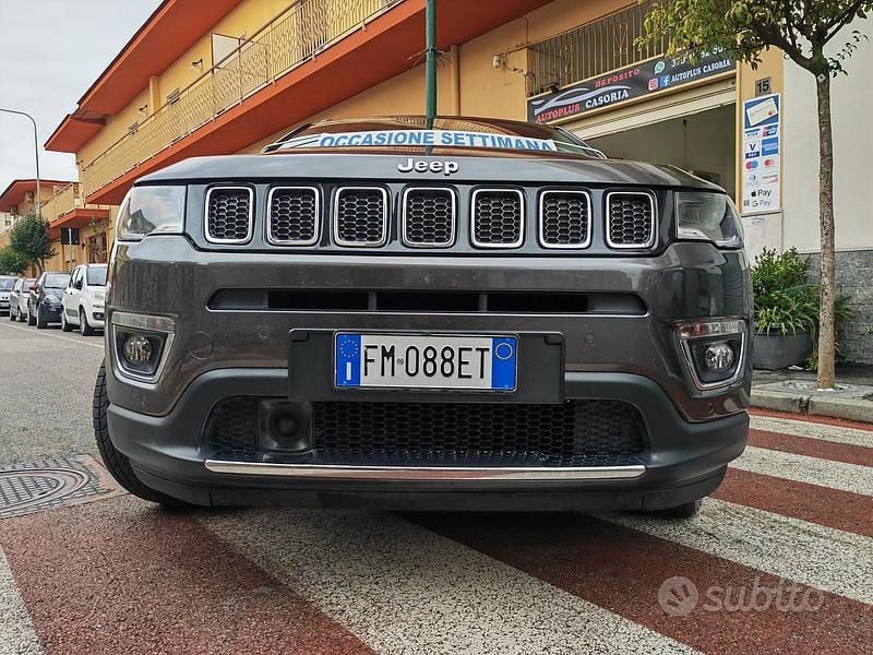 Usata Jeep Compass Limited 140 CV (102 kW) 2017 Grigio SUV