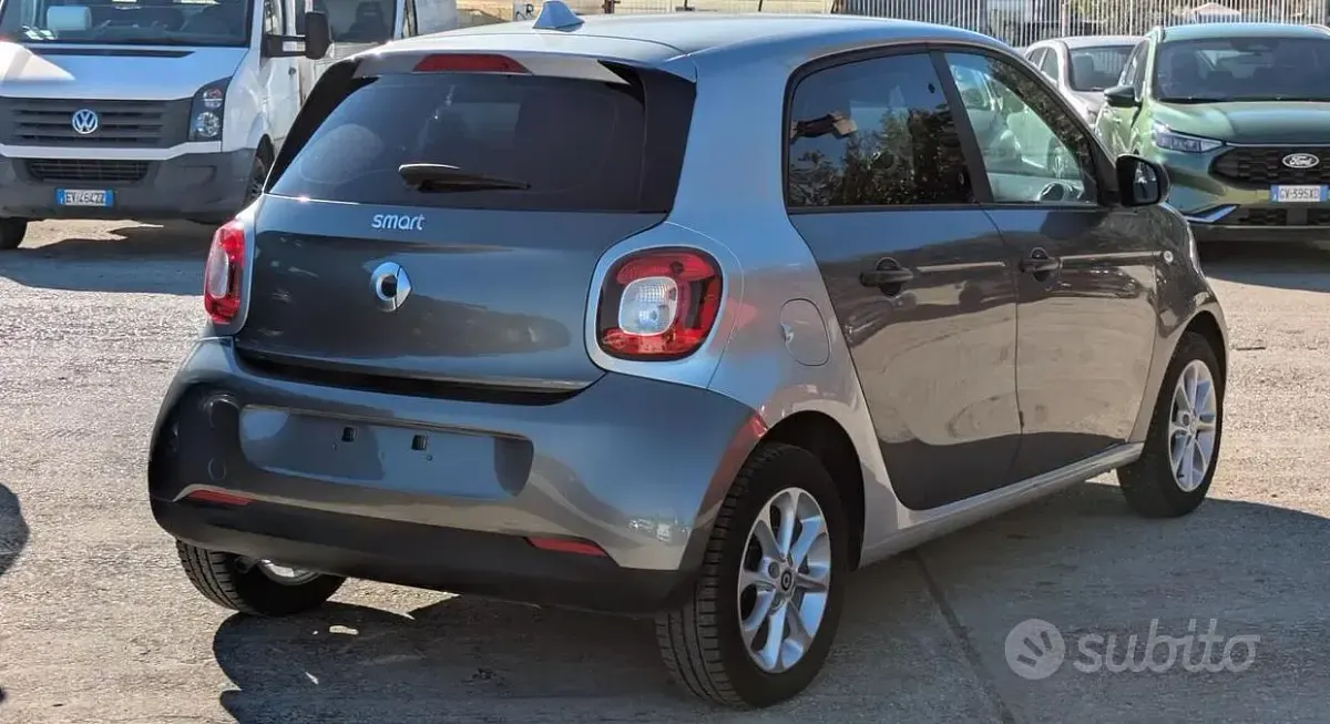 Usata Smart ForFour 71 CV (52 kW) 2017 Grigio Utilitaria