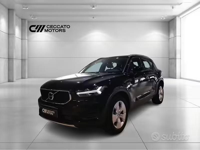 Usata Volvo XC40 Momentum 163 CV (119 kW) 2020 Nero SUV