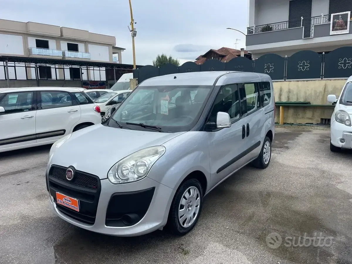 Usata Fiat Doblò 105 CV (77 kW) 2013 Grigio Monovolume