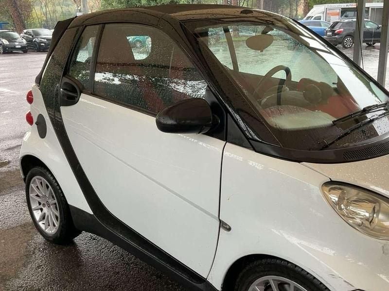 Bianco Usata 2009 Smart ForTwo Cabrio Passion Cabrio | 5900 € (Buon prezzo) - Immagine 1/4