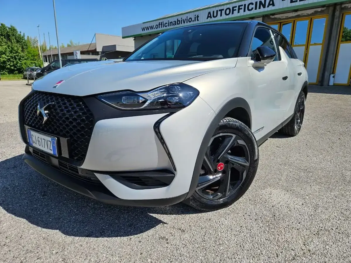 Usata DS Automobiles DS3 Crossback Performance Line Plus 131 CV (96 kW) 2022 Gray SUV