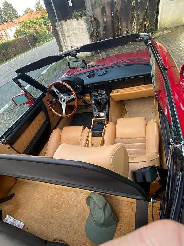 Usata Alfa Romeo Spider 106 CV (77 kW) 1991 Rosso Cabrio