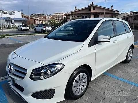 Usata Mercedes B180 109 CV (80 kW) 2016 Bianco Monovolume